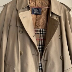Burberry Classic Beige Trench Coat for Men